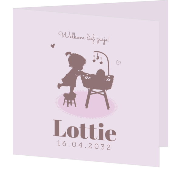 Schattig geboortekaartje met silhouet van grote zus die in het wiegje naar haar zusje kijkt