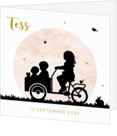 Hip geboortekaartje met silhouet zus en broer op een bakfiets 