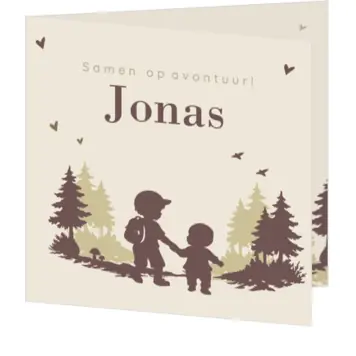 Avontuurlijk geboortekaartje met silhouet van broertjes  in het bos