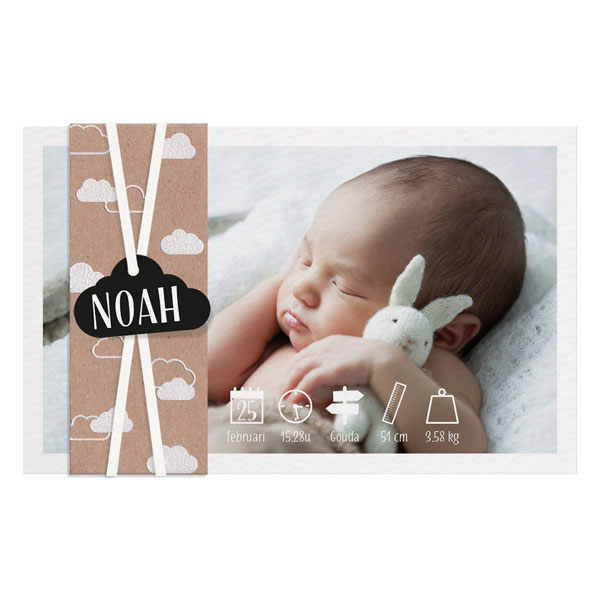 Noah - Lief geboortekaartje met wikkel en label in de vorm van wolkje