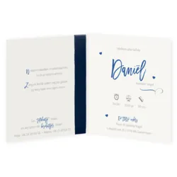 Geboortekaartje blauwe folie letter met strik