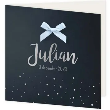 Geboortekaart blauw met sterren en foliedruk zilver