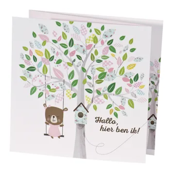 Drieluik schommelende beer aan kleurrijke boom - meisje