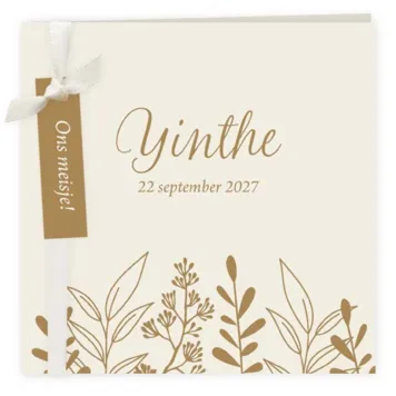 Geboortekaart takjes met smalle labels op parelmoerpapier