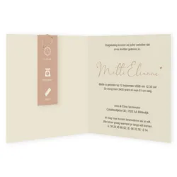 Roze kaart met foto aan paperclip