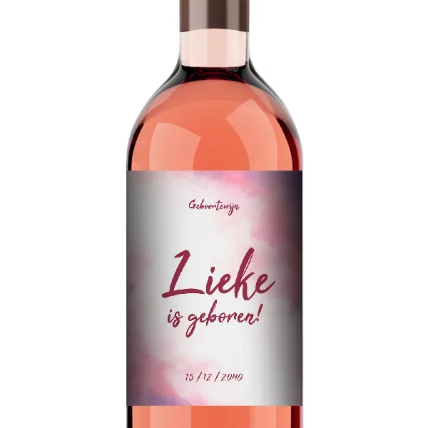 Geboortewijn met de naam van jullie docht