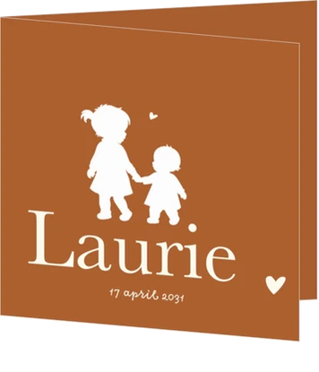 Lief minimalistisch geboortekaartje met zus en baby in silhouet