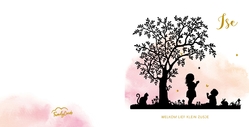 Hip roze geboortekaartje met silhouet van grote zus en boom